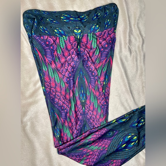 Phil Lewis Art Peacock-Rare💎 Similar to Teeki and niyama Sol leggings-stretchy - Picture 3 of 9